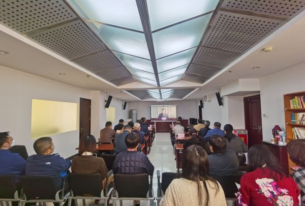 人力中心、农学会组织收看农业农村部学习贯彻党的二十大精神宣讲报告会